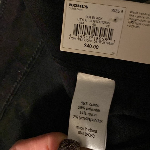 So Black Low Rise Distressed Straight Leg Jegging Jeans NWT - Picture 12 of 13